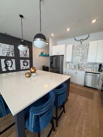 119 Acklen Park Dr Apt 204, Nashville, TN 37203