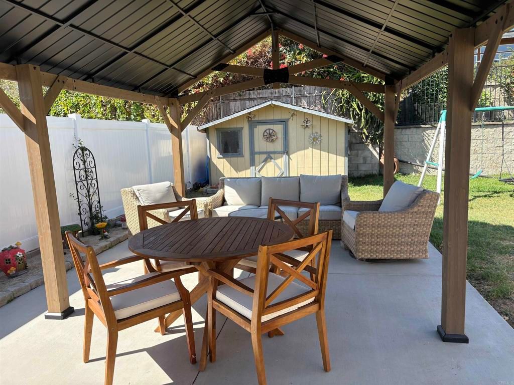 946 Rose, Vista, CA 92083 — photo 3
