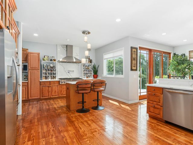 4135 River Ridge Drive, St. Charles, IL 60175