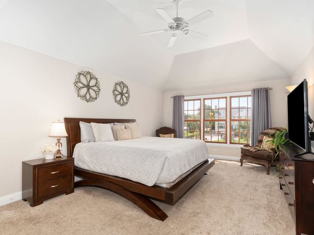 4135 River Ridge Drive, St. Charles, IL 60175