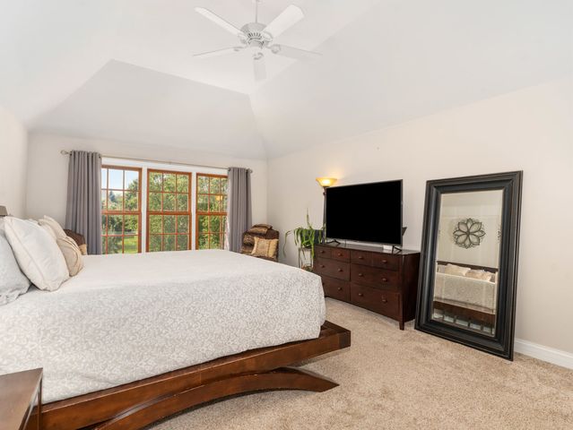 4135 River Ridge Drive, St. Charles, IL 60175