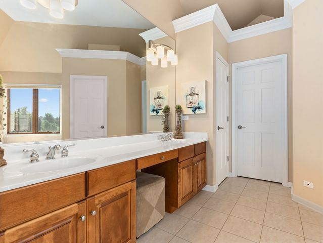 4135 River Ridge Drive, St. Charles, IL 60175