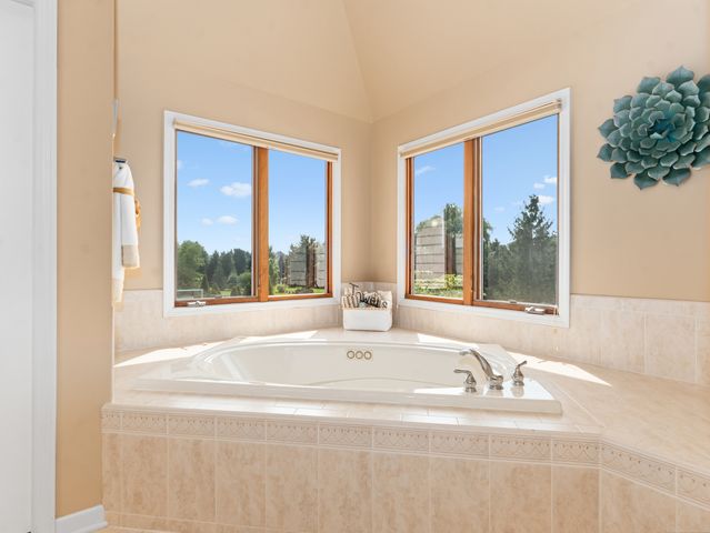 4135 River Ridge Drive, St. Charles, IL 60175