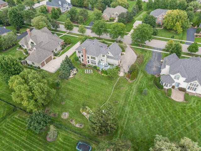 4135 River Ridge Drive, St. Charles, IL 60175