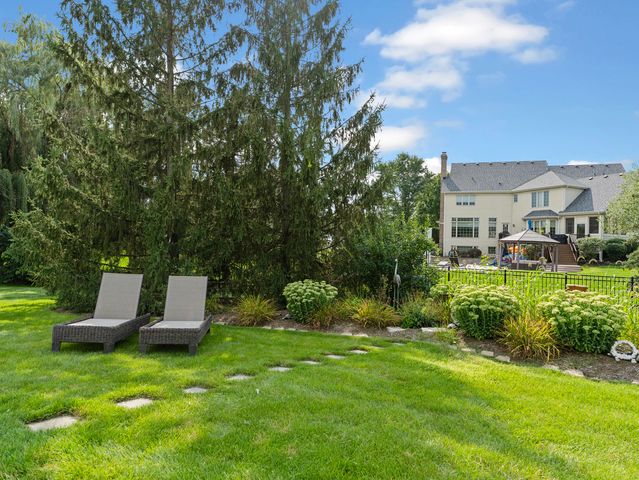 4135 River Ridge Drive, St. Charles, IL 60175