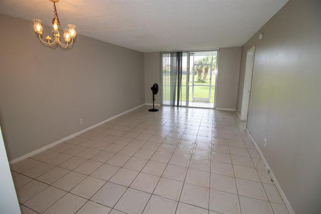 9621 Sunrise Lakes Boulevard 102, Sunrise, FL 33322
