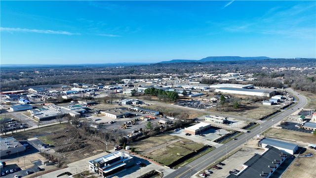 Lot 2-B E Parkway Drive, Russellville, AR 72802