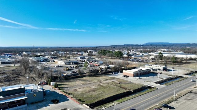 Lot 2-B E Parkway Drive, Russellville, AR 72802