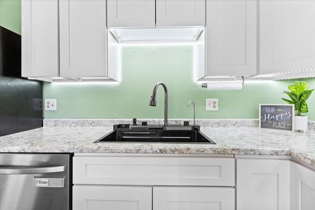 274 Scottsdale Road, Newport City, VT 05855