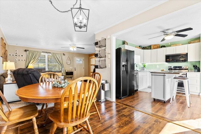 274 Scottsdale Road, Newport City, VT 05855