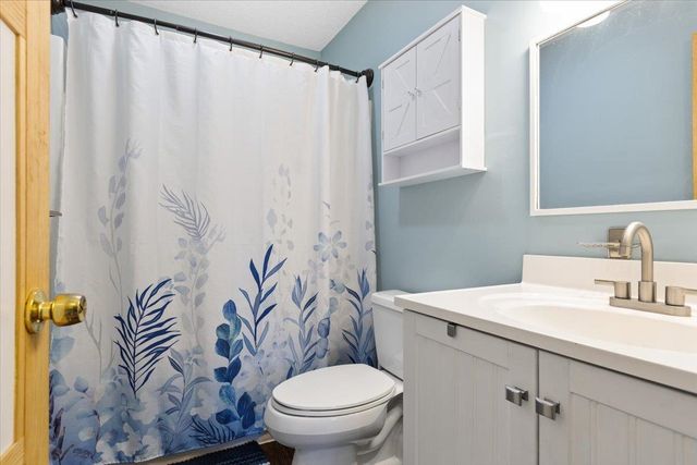 274 Scottsdale Road, Newport City, VT 05855