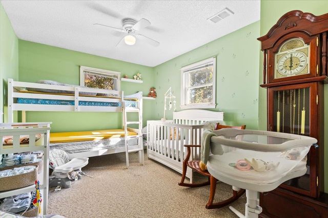 274 Scottsdale Road, Newport City, VT 05855