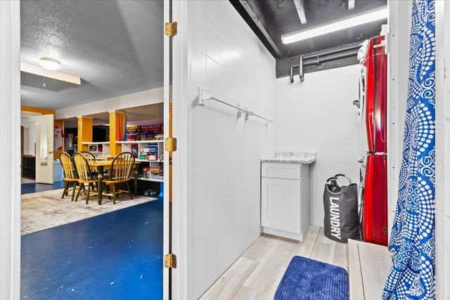 274 Scottsdale Road, Newport City, VT 05855