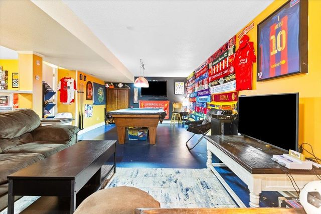 274 Scottsdale Road, Newport City, VT 05855