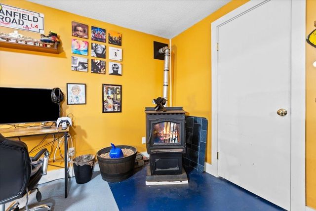 274 Scottsdale Road, Newport City, VT 05855