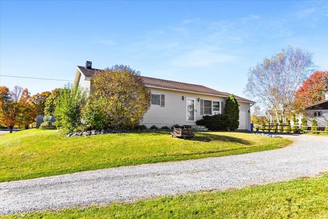 274 Scottsdale Road, Newport City, VT 05855