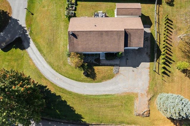 274 Scottsdale Road, Newport City, VT 05855