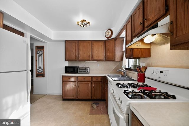 2306 CAROL LN, Norristown, PA 19401