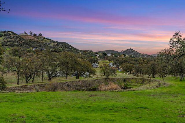 149 S Park Dr, Burson, CA 95225