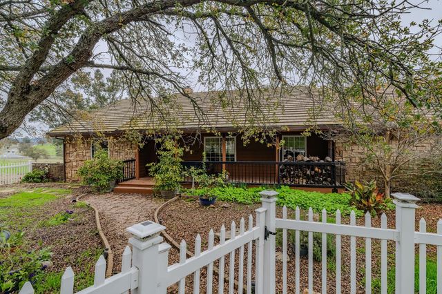 149 S Park Dr, Burson, CA 95225