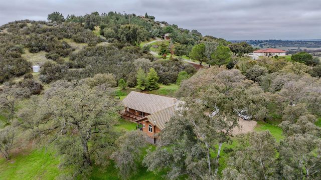 149 S Park Dr, Burson, CA 95225