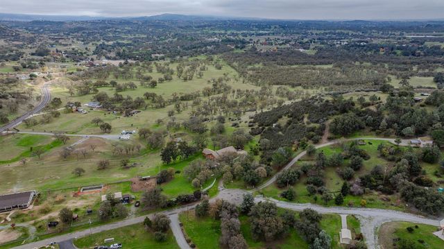 149 S Park Dr, Burson, CA 95225