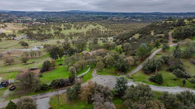 149 S Park Dr, Burson, CA 95225