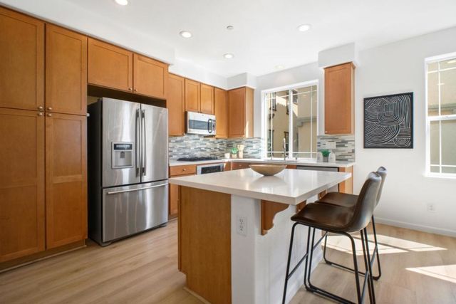 915 Ternura Loop, Milpitas, CA 95035