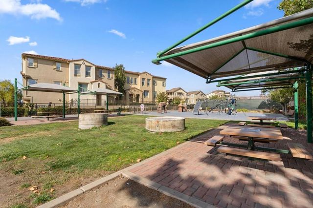 915 Ternura Loop, Milpitas, CA 95035