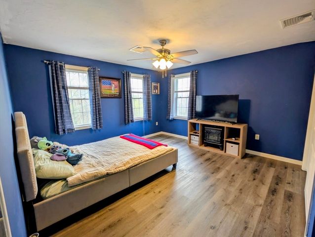 6 Marrissa Cir, Charlton, MA 01507