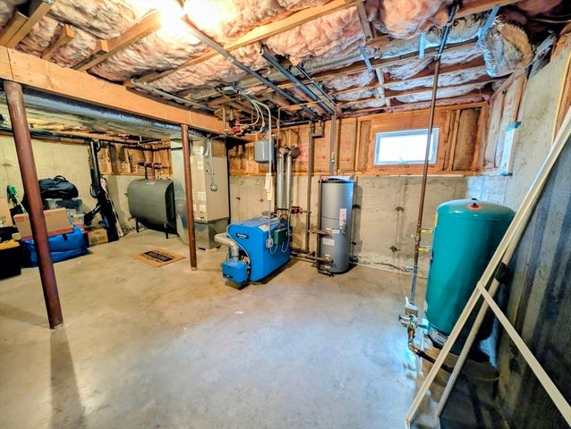 6 Marrissa Cir, Charlton, MA 01507