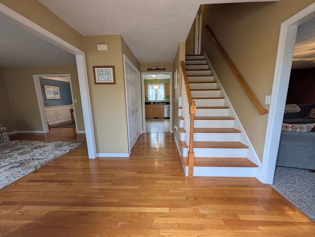 6 Marrissa Cir, Charlton, MA 01507
