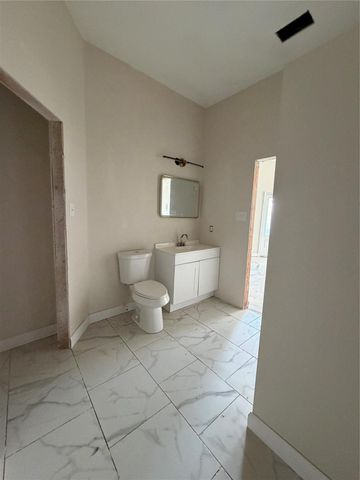 1804 65th Street A-B, Galveston, TX 77551