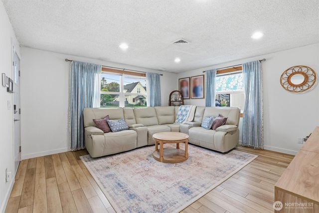 621 Jameson St, Sedro Woolley, WA 98284