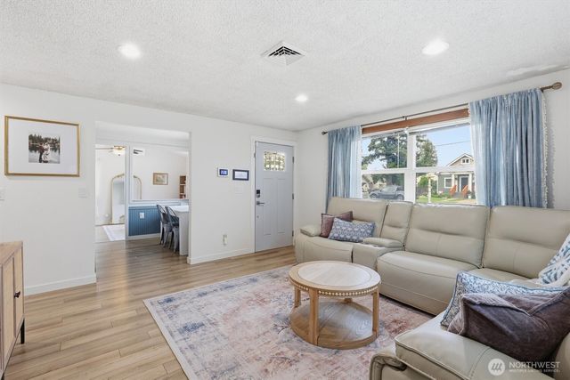 621 Jameson St, Sedro Woolley, WA 98284