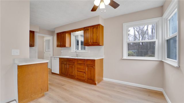 538 Glenview Court, Webster, NY 14580