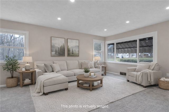 538 Glenview Court, Webster, NY 14580