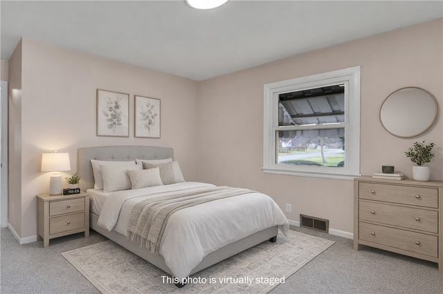 538 Glenview Court, Webster, NY 14580