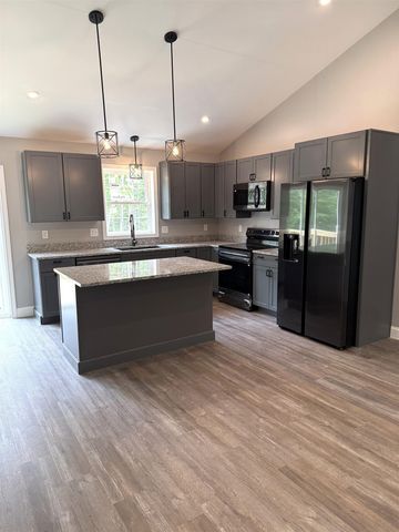 12 Jewell Lane, Derry, NH 03038