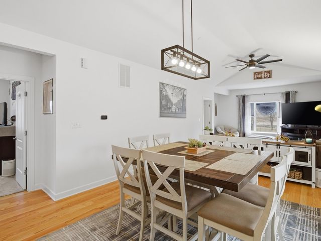 8566 S 83rd Avenue, Hickory Hills, IL 60457