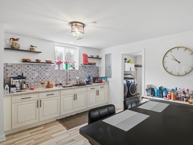 8566 S 83rd Avenue, Hickory Hills, IL 60457