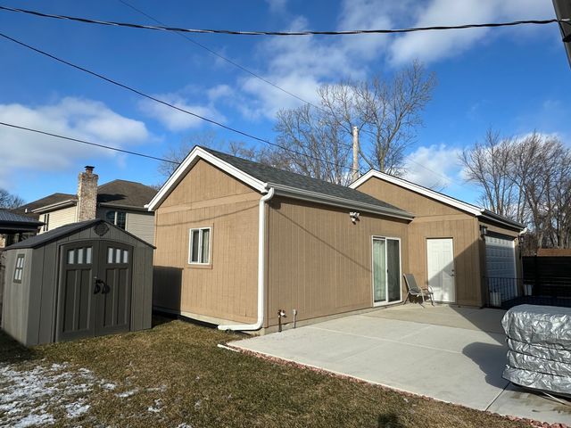 8566 S 83rd Avenue, Hickory Hills, IL 60457