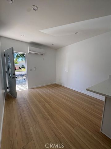 7622 ROYER, Canoga Park (los Angeles), CA 91304