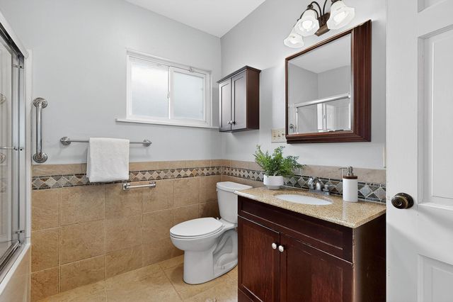 2916 Santa Clara Avenue SE, Albuquerque, NM 87106