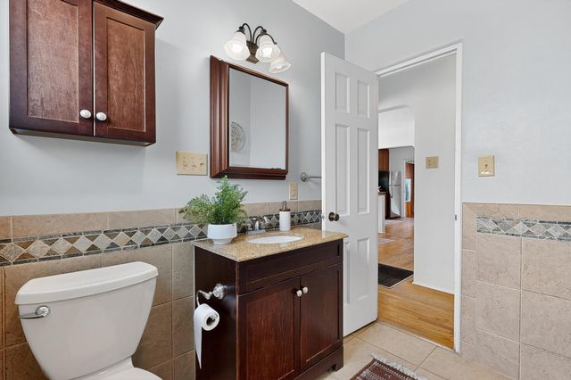 2916 Santa Clara Avenue SE, Albuquerque, NM 87106