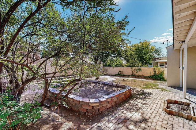 2916 Santa Clara Avenue SE, Albuquerque, NM 87106