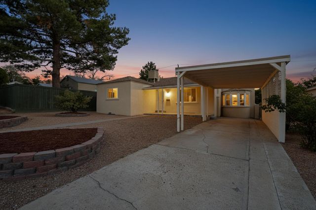 2916 Santa Clara Avenue SE, Albuquerque, NM 87106