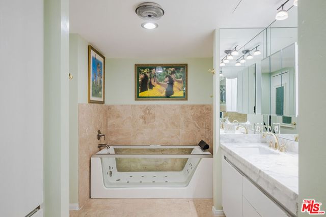 850 E OCEAN Boulevard 801, Long Beach, CA 90802