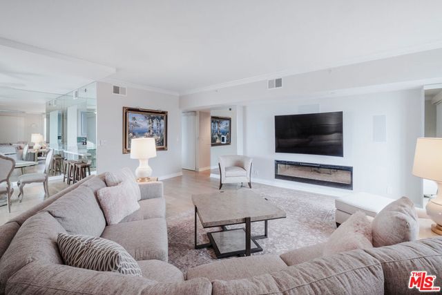 850 E OCEAN Boulevard 801, Long Beach, CA 90802
