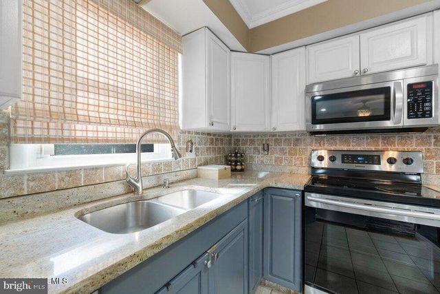 39 CYPRESS RD, Toms River, NJ 08753